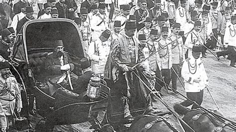  Şehirlerin Dönüşümü:  Sultan Abdülhamid II'nin 1908 İstanbul Devrimi Sırasında Osmanlı İmparatorluğu'na Yönelik Vizyonu ve Yeni Bir Çağın Doğuşu